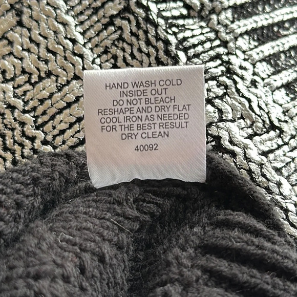 Romeo + Juliet Couture silver/black metallic sweater dress, size M - Picture 8 of 9